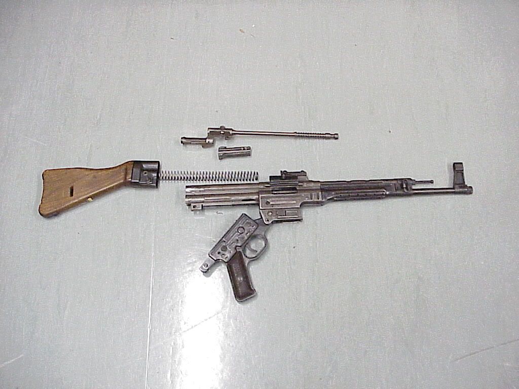 Stg44 Vs Ak47