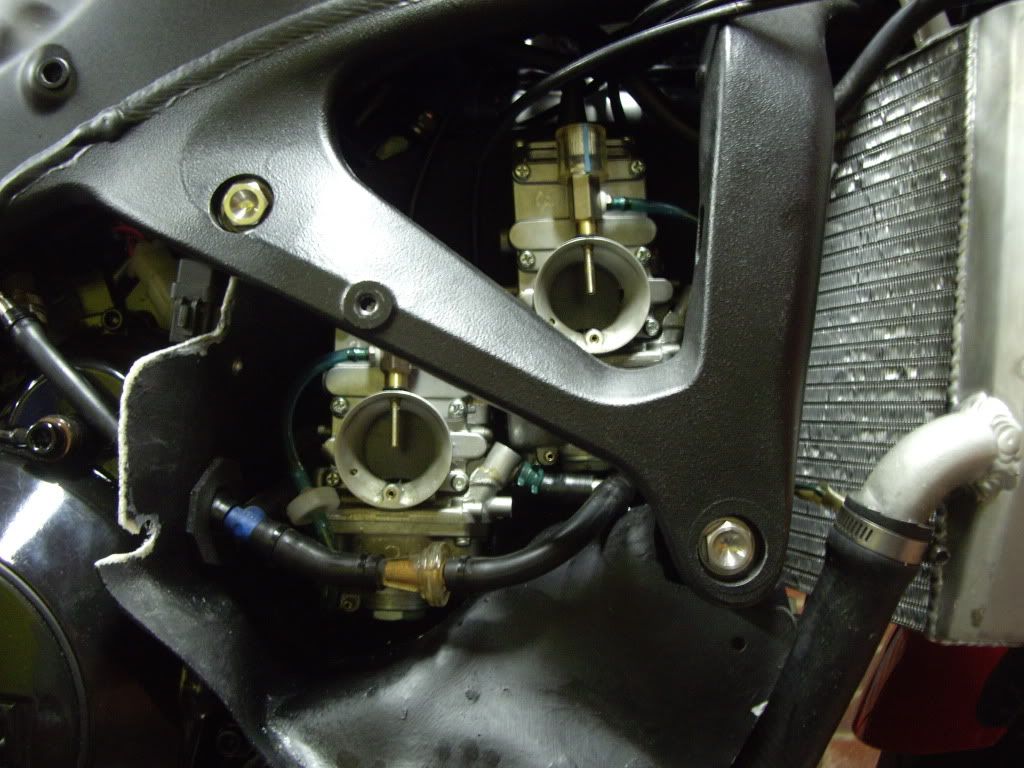 Right side carbs photo R5003.jpg