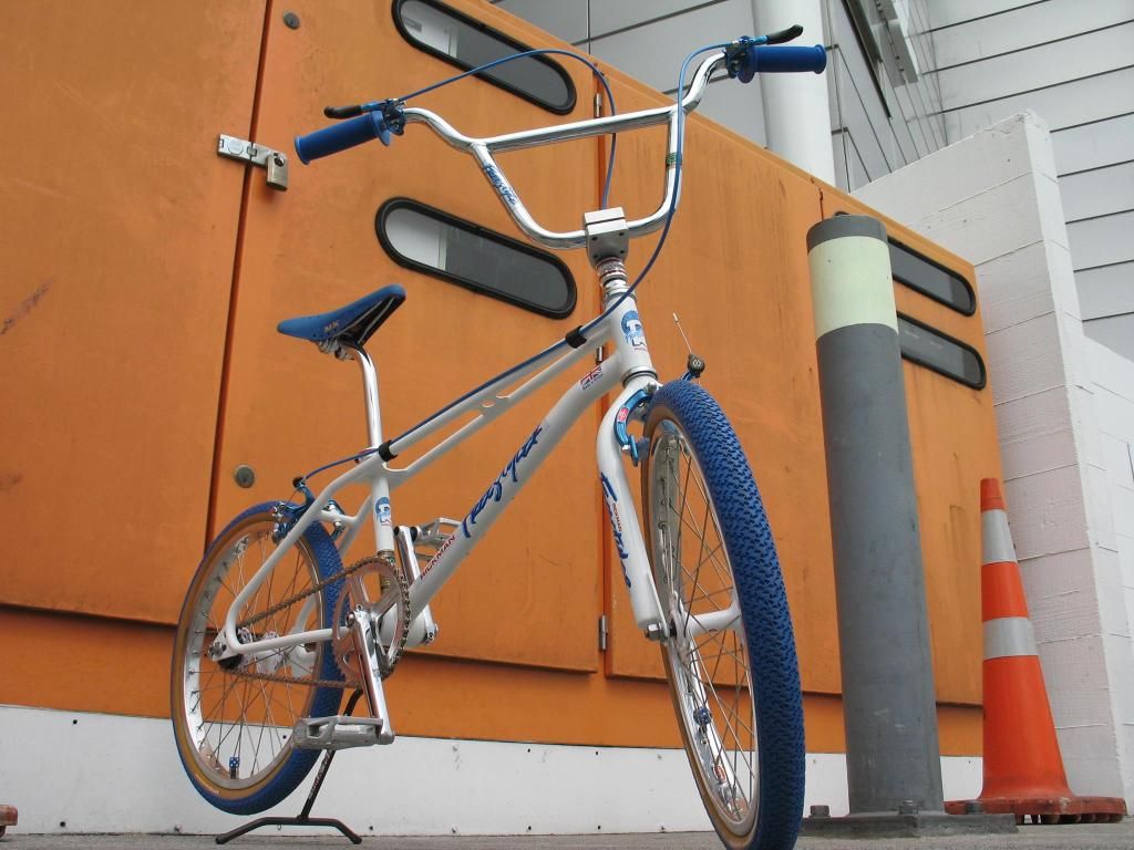 THE OFFICIAL 2015 BMXMUSEUM THE OFFICIAL 2015 BMXMUSEUM