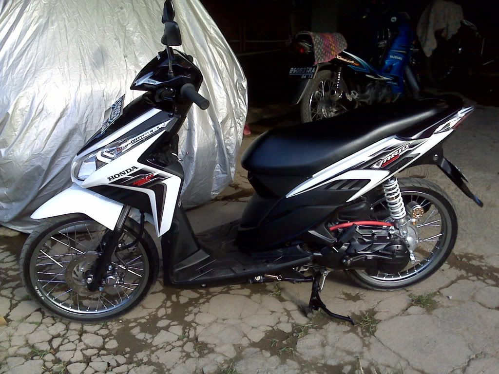 Koleksi Modifikasi Motor Vario 150 Ring 17 Terbaru Velgy Motor