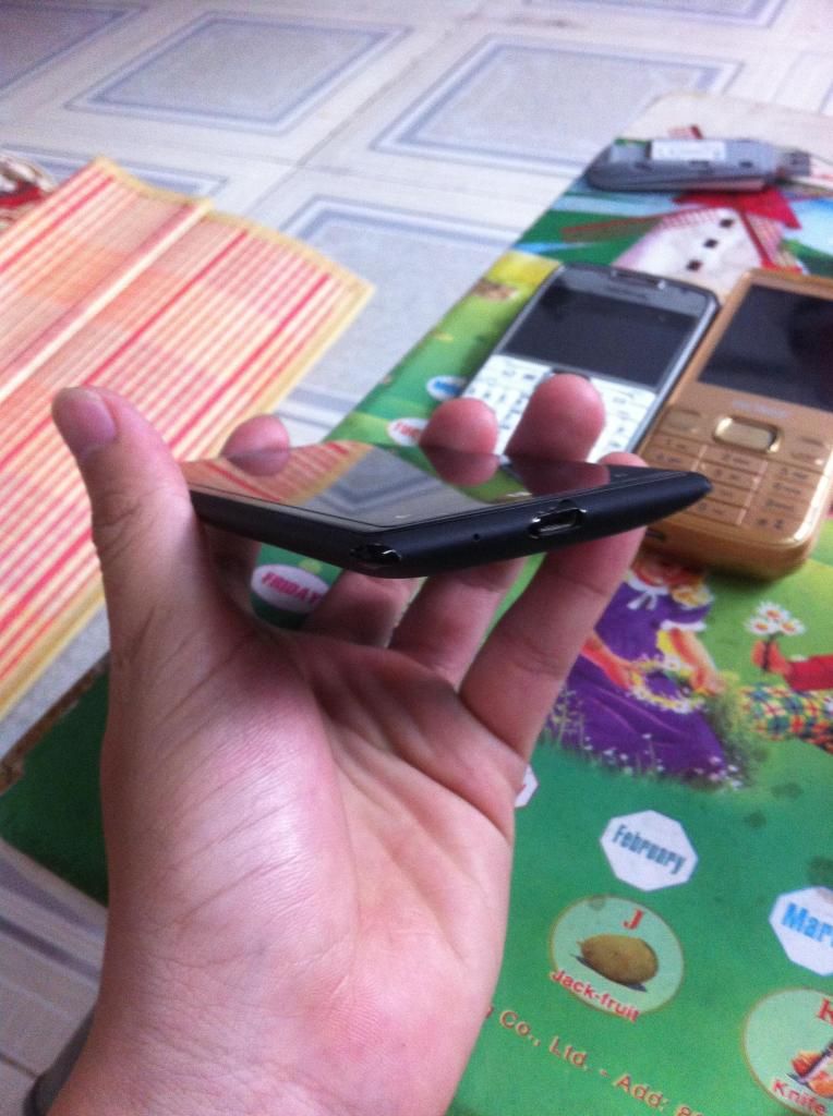 HTC 8x, nokia e71, nokia 6700, IP4 - 4