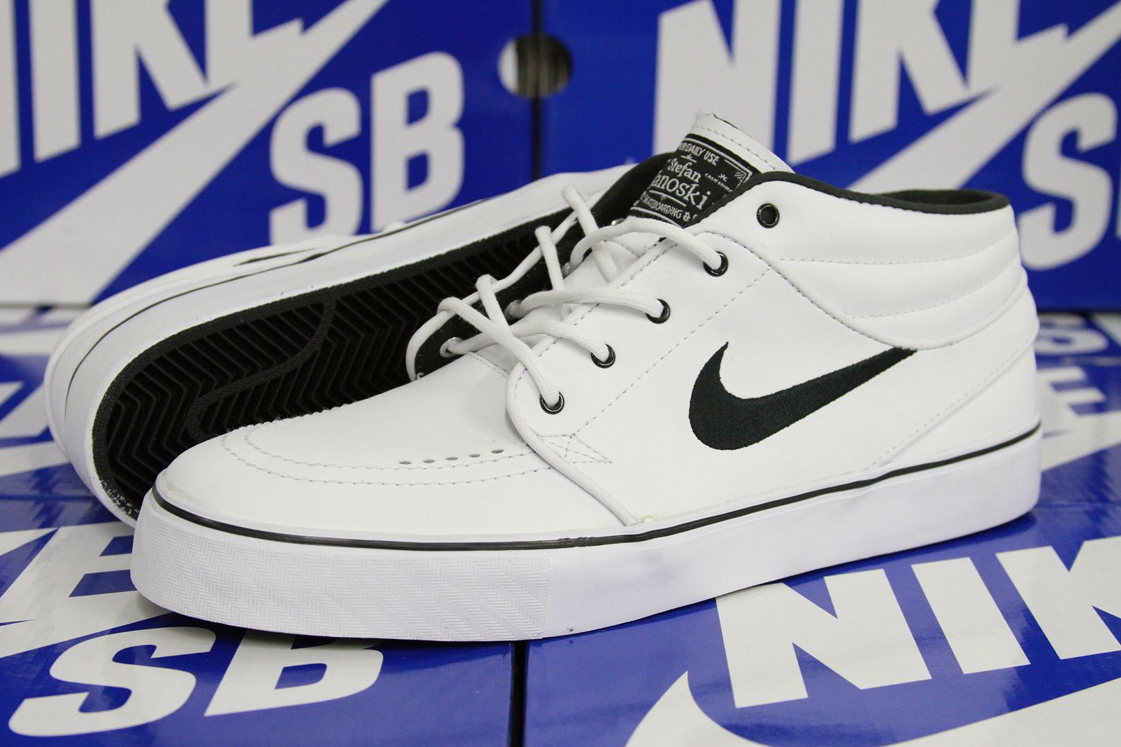 Nike Zoom Stefan Janoski Mid SB White/Black QS 11  