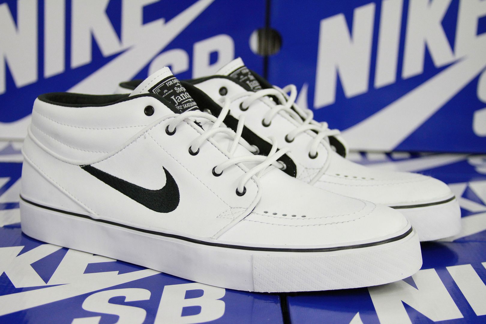 Nike Zoom Stefan Janoski Mid SB White/Black QS 11  