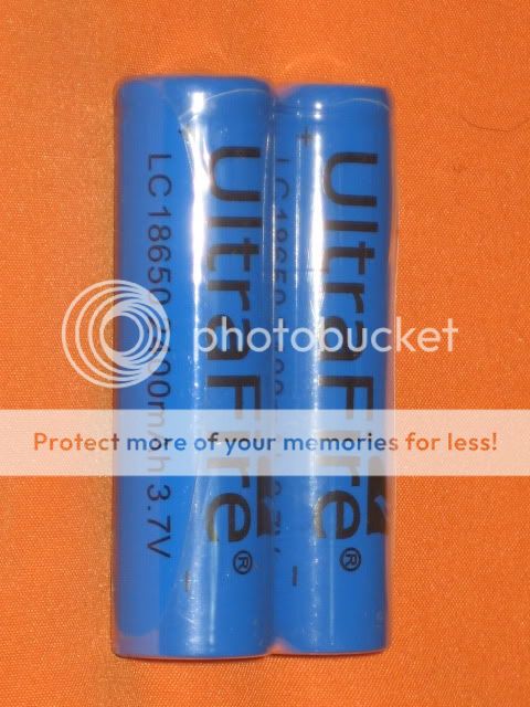 ultrafire 18650 2400mAh 3.7V Li ion rechargeable battery  